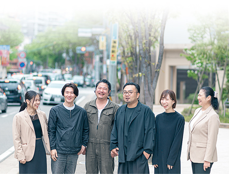 不動産、建築、補助金、融資、広告など出店に関するノウハウを持ったスタッフが多数在籍
